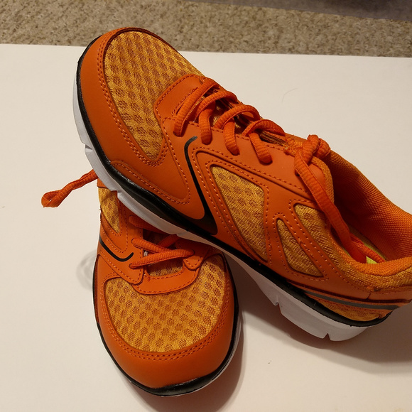 New Capezio Dance Sneakers-Orange-size 6 - Picture 4 of 4